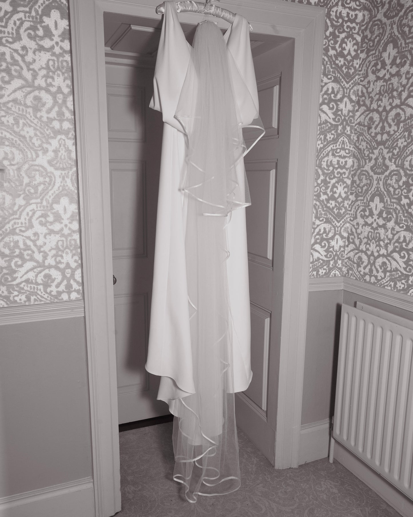 Zac Posen for White One - The Gwyneth Fitted Wedding Dress With Cape (Size 12) - Like New