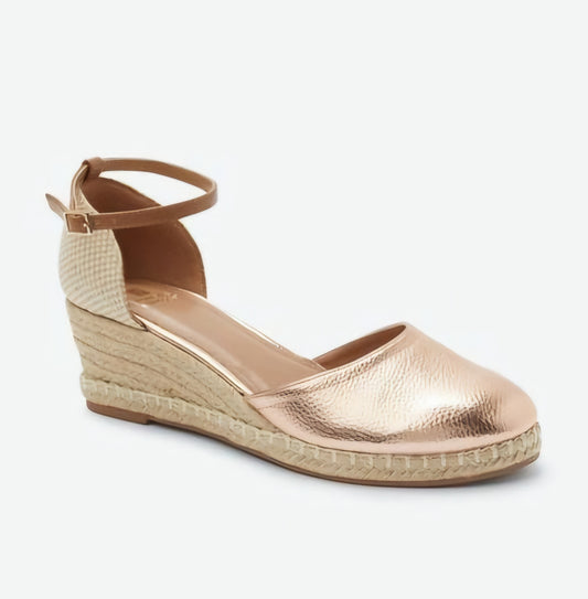 Forever Comfort - Rose Gold Closed Toe Wedges (Size 6W) - Like New